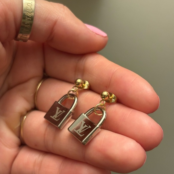 LV silver and gold Earrings - Picture 5 of 7